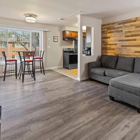 Modern Cozy 2B Apt In Shelby Twp